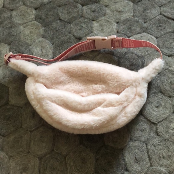 Abercrombie and Fitch pink fuzzy Fanny pack. - Picture 3 of 7